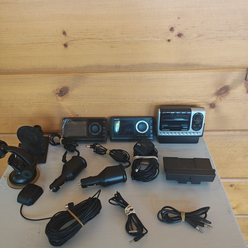Sirius XM Satellite Radio Console and Accessory Lot 144-2453 XEZ1 SXPL1 Onyx ZD4